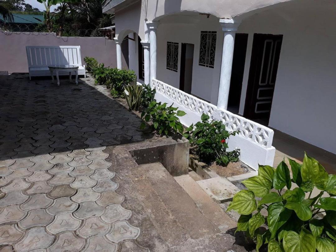 Hotel La Grace Kribi Eksteriør bilde